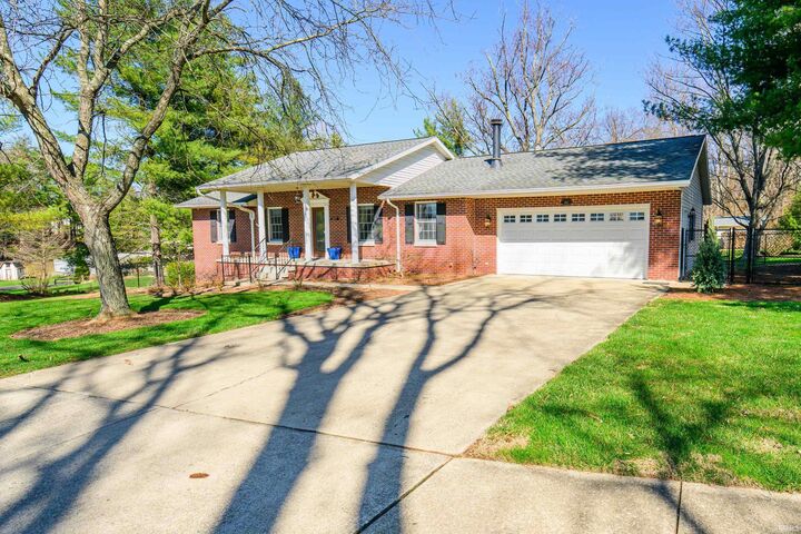 Property Photo:  1611 E Thornton Drive  IN 47401 