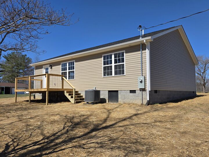 Property Photo:  321 Hawk Creek Road  KY 40741 