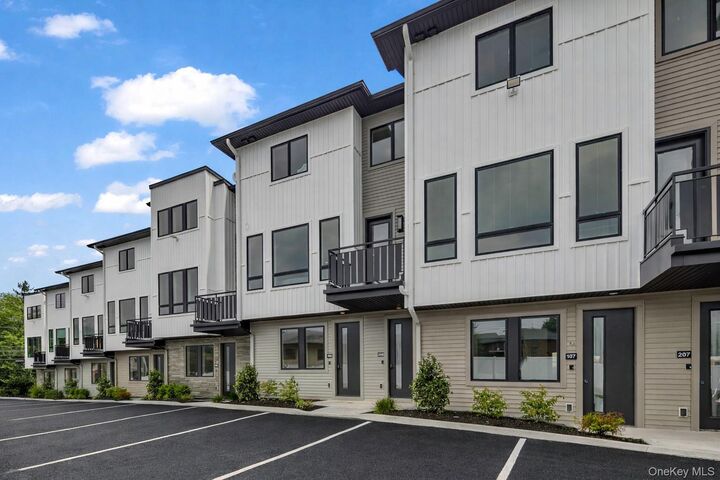 Property Photo:  17 Union Road 205  NY 10977 