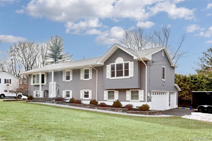 Property Photo:  6 Hemlock Lane  NY 10984 