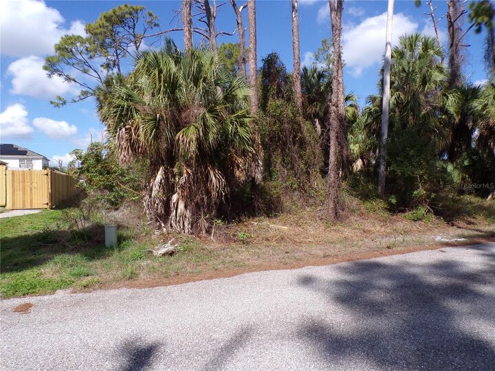 Property Photo: 107 Mercer Street FL 33954