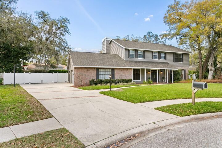 Property Photo: 6404 Josephine Arbor Place FL 33617