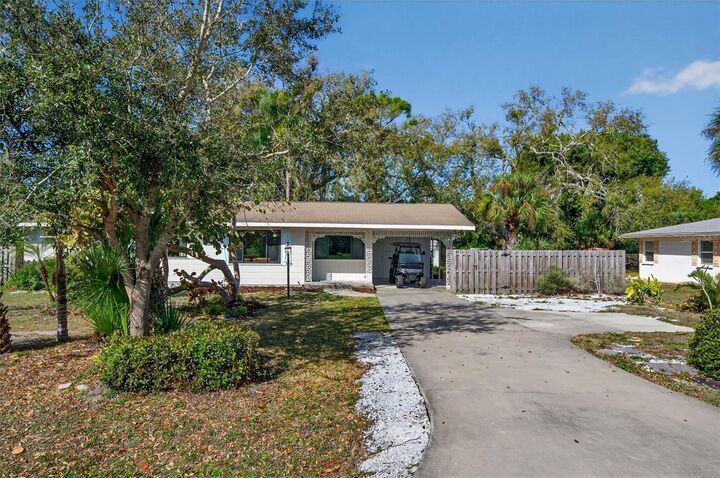 Property Photo:  6338 Beechwood Avenue  FL 34231 