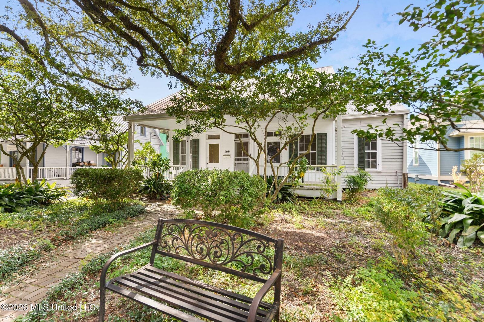 Property Photo:  509 Washington Avenue  MS 39564 