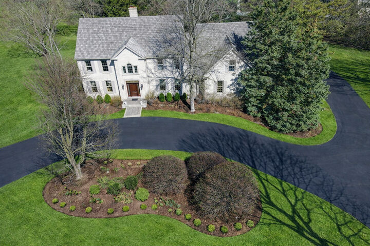 Property Photo:  4 Ashford Court  IL 60010 