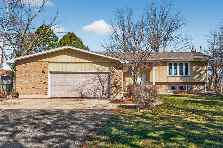 Property Photo:  6059 Pioneer Terrace  IL 60115 