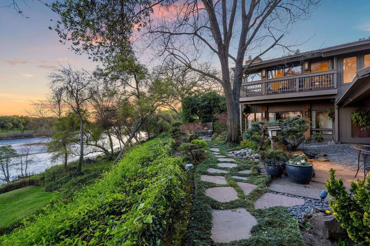 Property Photo: 23 Riverbank Place CA 95608