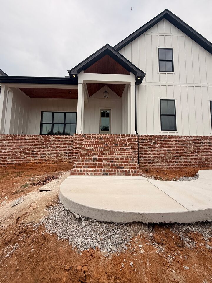 Property Photo:  169 Hancock Dr  TN 37357 