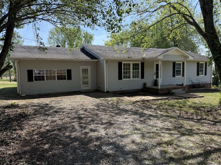 Property Photo:  127 Michael Cir  TN 38464 