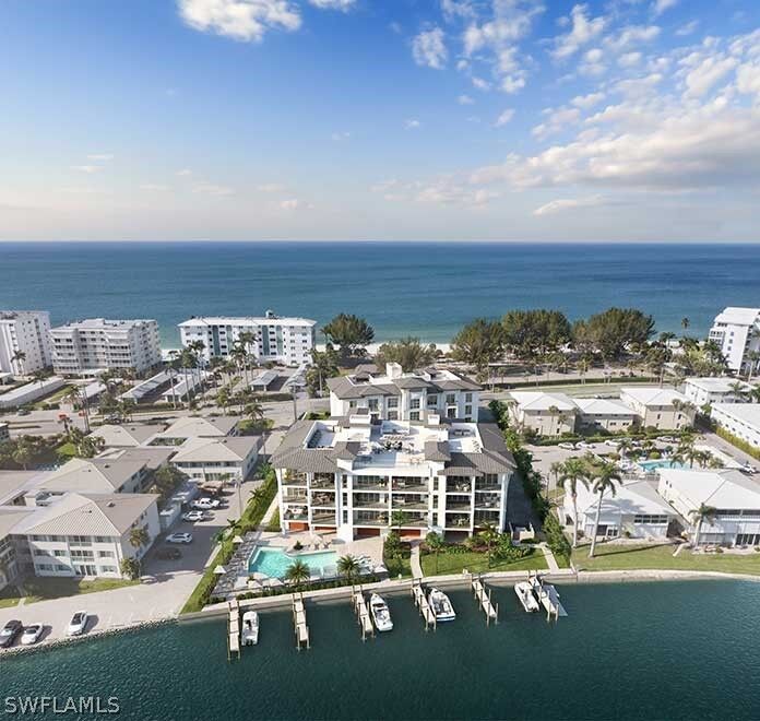 Property Photo:  2020 Gulf Shore Boulevard N Ph-201W  FL 34102 