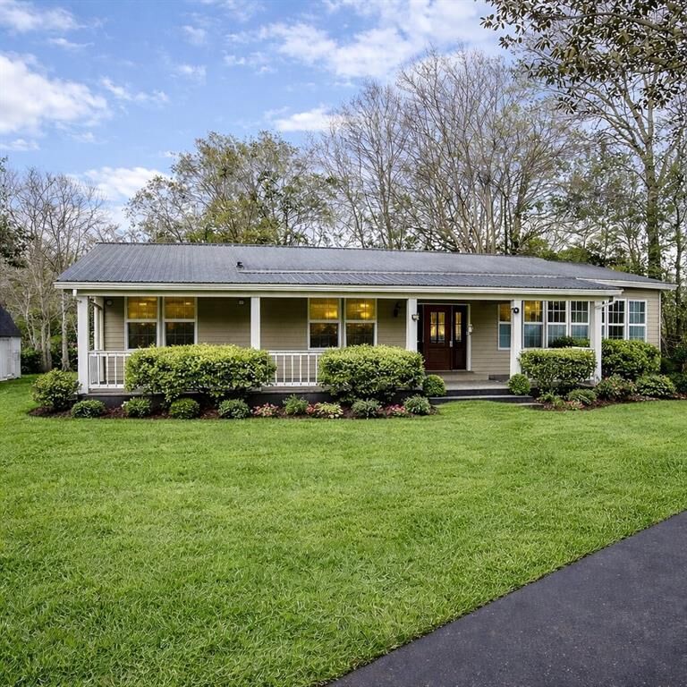 Property Photo: 34061 Tupelo Lane LA 70460