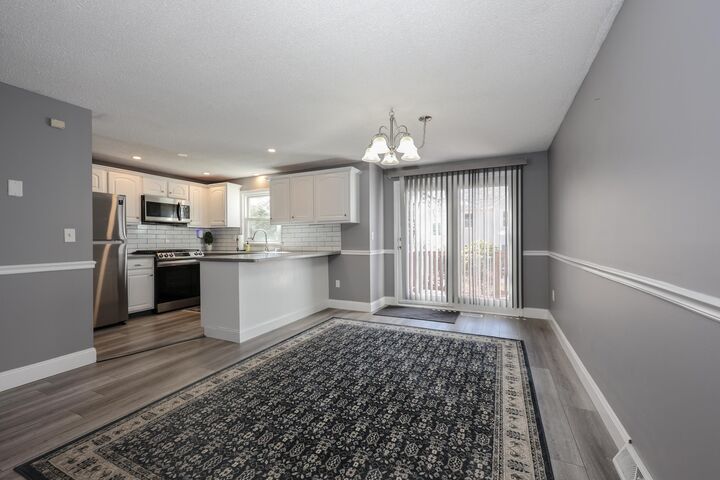 Property Photo:  5 Gleneagle Drive  NH 03063 