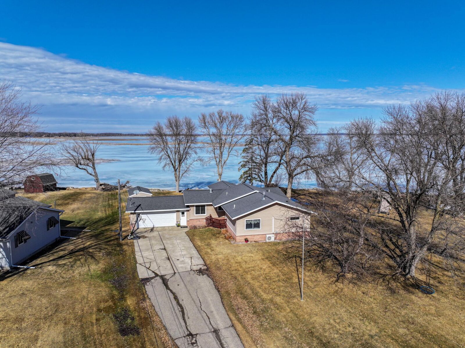 Property Photo:  208 King Street W  MN 56360 