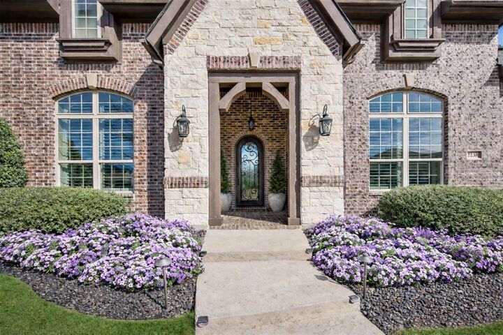 Property Photo: 2230 Emery Down Drive TX 75013