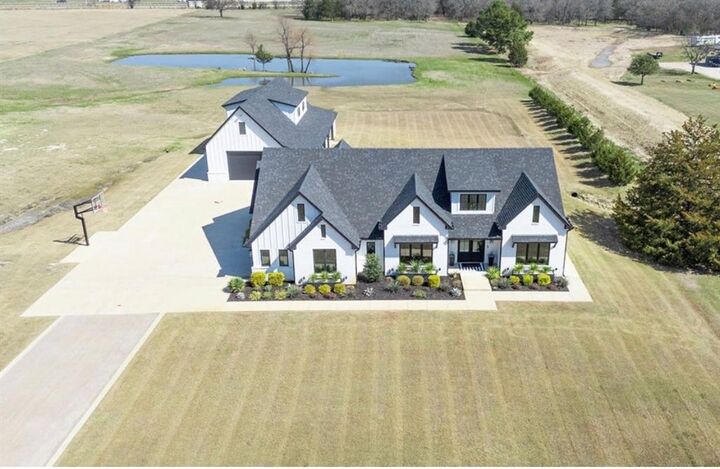 Property Photo: 6724 Clearwater Ranch Road TX 75169