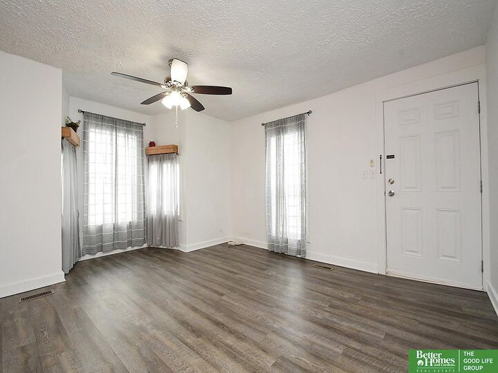 Property Photo: 558 W 7th Street NE 68467