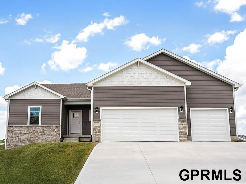 Property Photo: 18474 Portal Street NE 68136