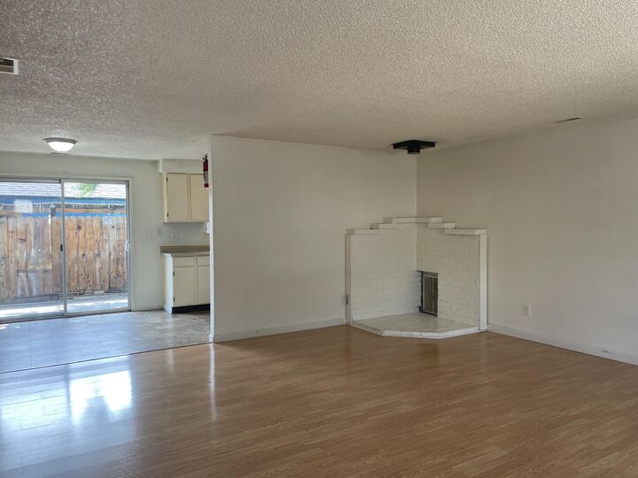 Property Photo:  735 Kenyon Street  OR 97501 