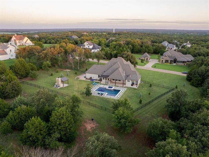 Property Photo:  11601 Piazza Way  OK 73007 