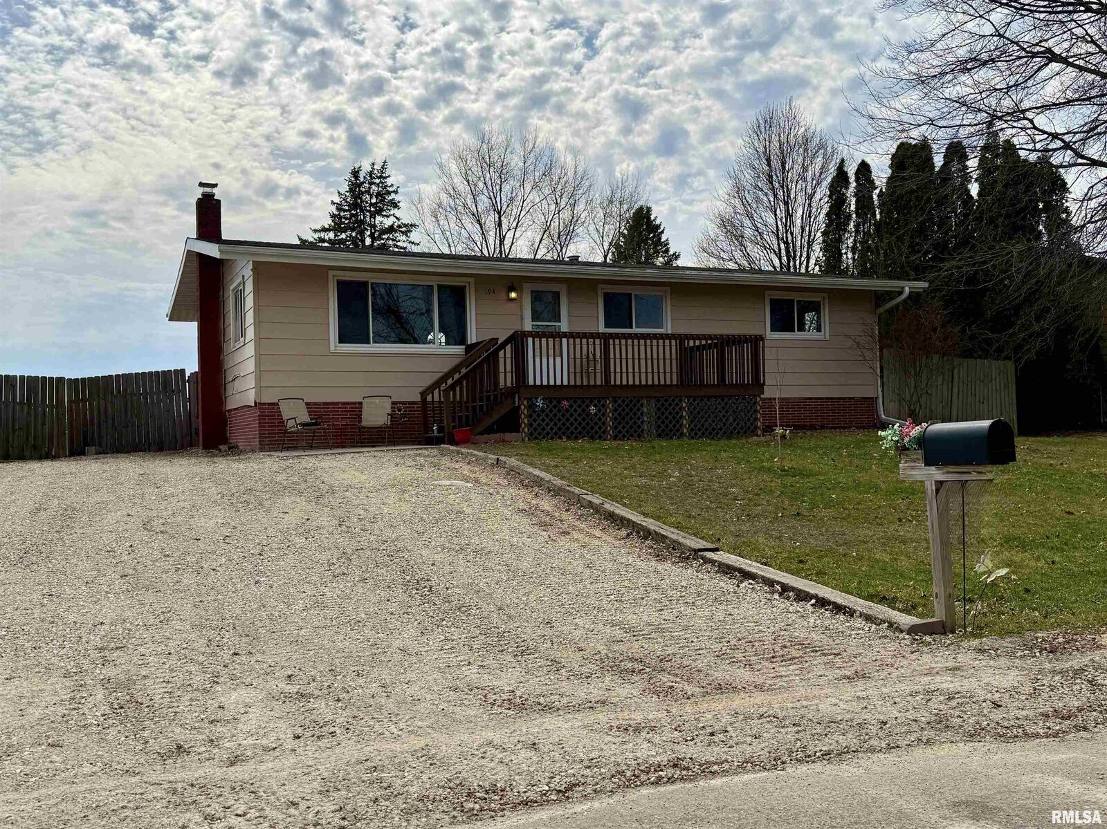 Property Photo:  194 Lakeview Drive  IL 61488 