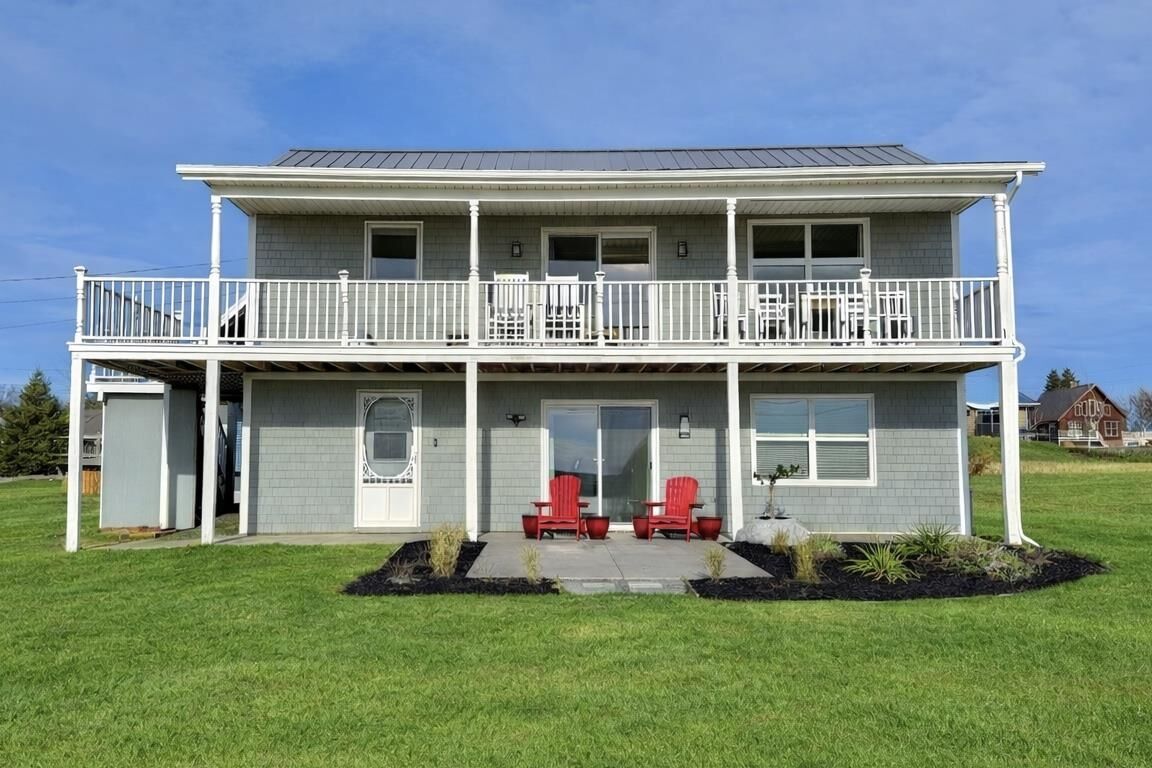 Property Photo:  8 Burns Avenue  PE C0A 1N0 