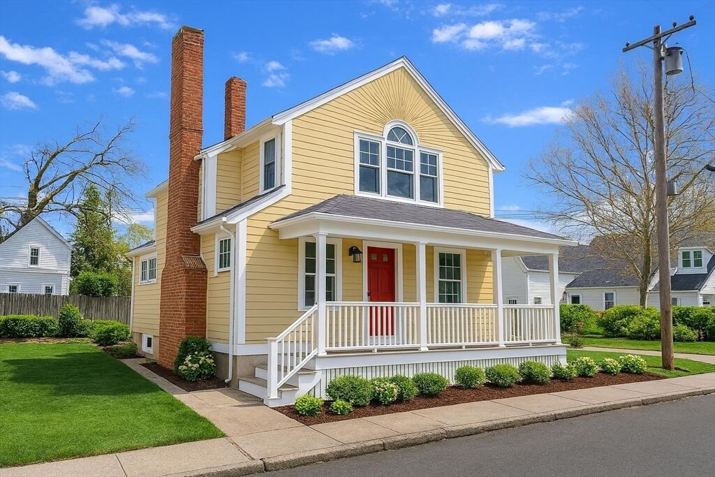 Property Photo:  10 Cottage Avenue  MA 01923 