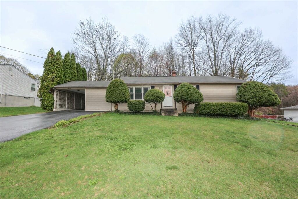 Property Photo:  26 Valleyview Rd  MA 01453 