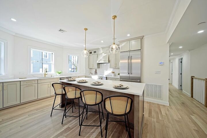 Property Photo:  252 Lexington Avenue 1  MA 02138 