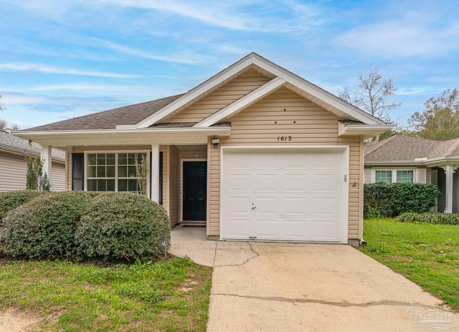 Property Photo:  1613 Governors Dr  FL 32514 