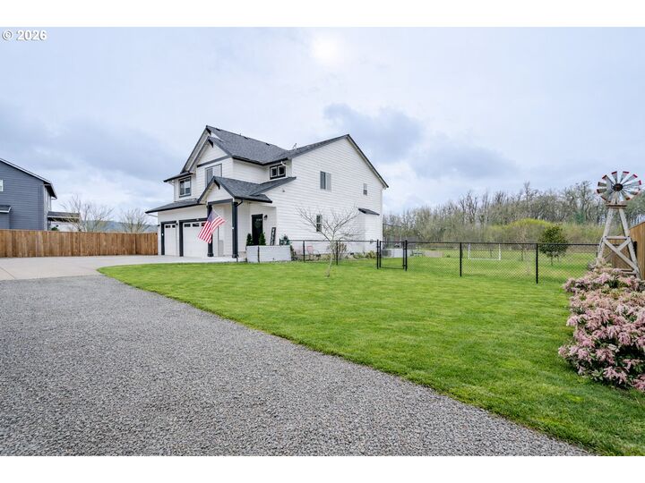 Property Photo:  2998 NE Mosey Ave  OR 97321 