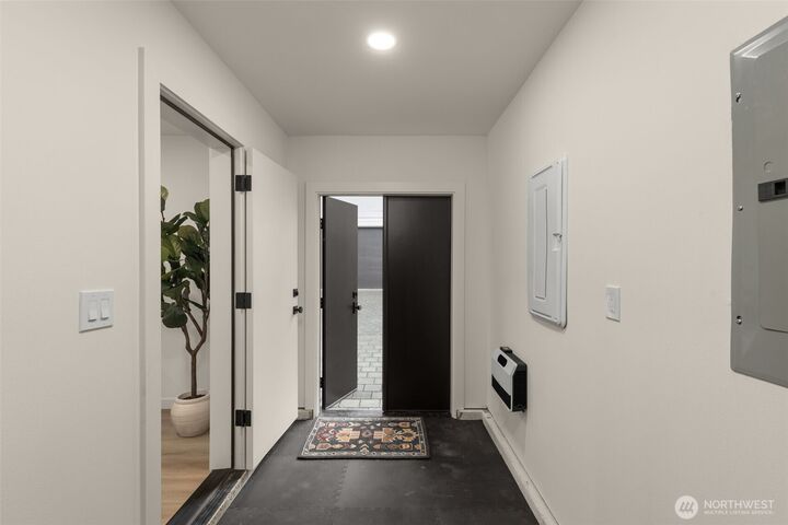 Property Photo:  14035  Densmore Avenue N  WA 98133 