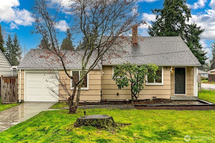 Property Photo:  2303 N 193rd Street  WA 98133 