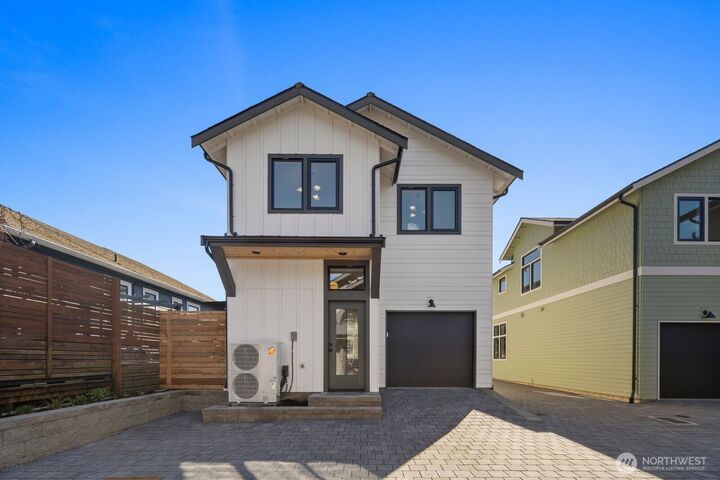 Property Photo:  522 NE 89th Street A  WA 98115 