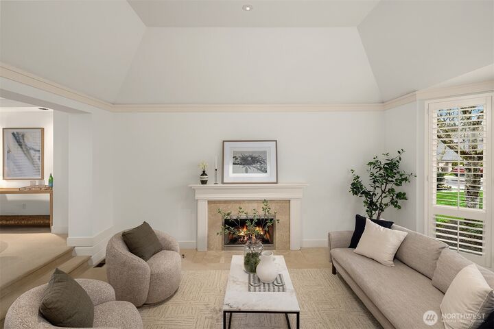 Property Photo:  1716  Bellevue Way NE  WA 98004 