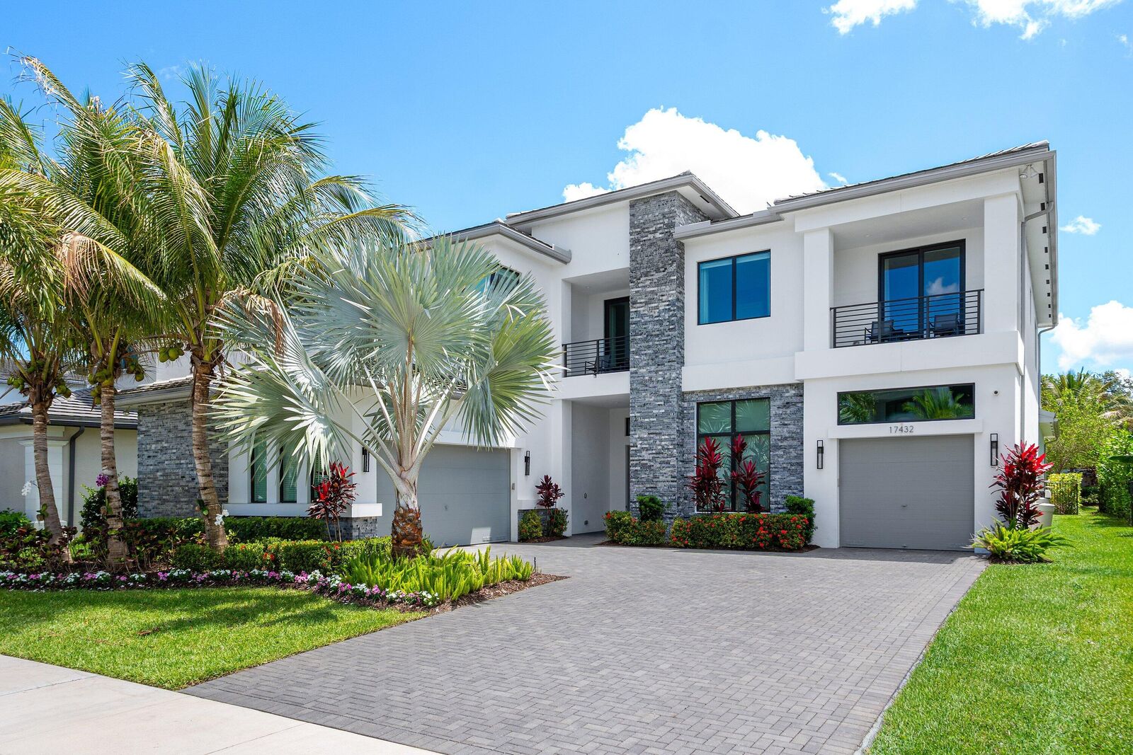 Property Photo: 17432 Ponte Chiasso Drive FL 33496