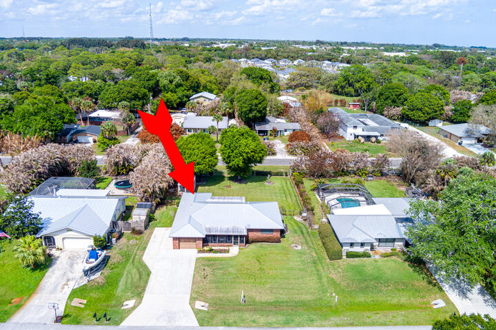 Property Photo: 1004 Egret Avenue FL 34982