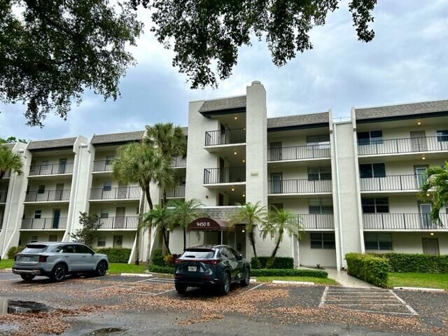 Property Photo:  9450 Poinciana Place 301  FL 33324 
