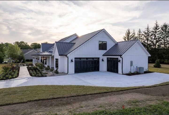 Property Photo:  2820 Honeysuckle Lane  IN 47374 