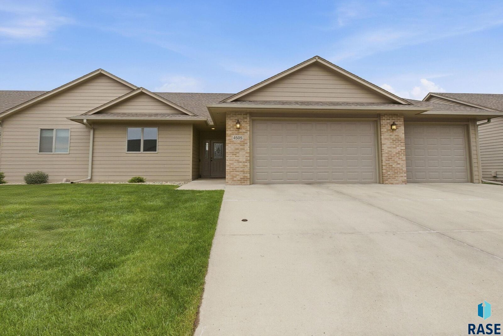 Property Photo:  4505 E Kearney Pl  SD 57110 