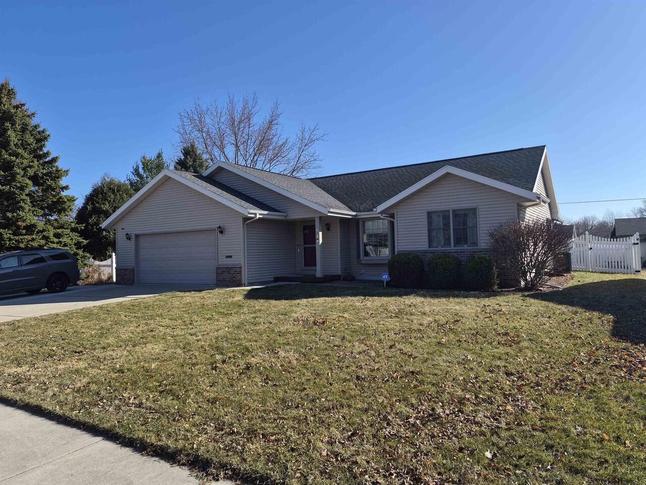 Property Photo:  1828 North Claremont Drive  WI 53545 