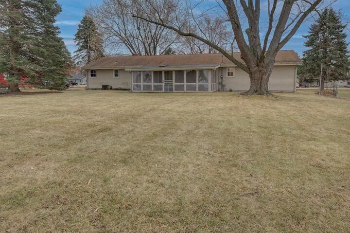 Property Photo:  2213 East Huebbe Parkway  WI 53511 