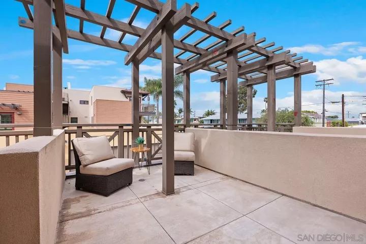 Property Photo:  90 N Coast Highway 101 Ste 314  CA 92024 