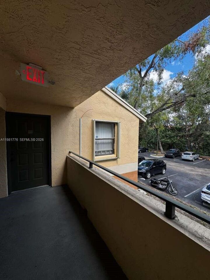 Property Photo:  9999 Summerbreeze Dr 910  FL 33322 