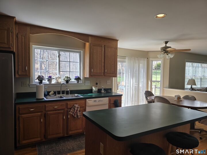 Property Photo:  30 Commodore Hull Drive  CT 06418 