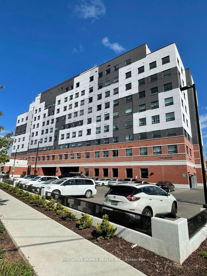 Property Photo: 1 Wellington Street 611 ON N3T 2L3