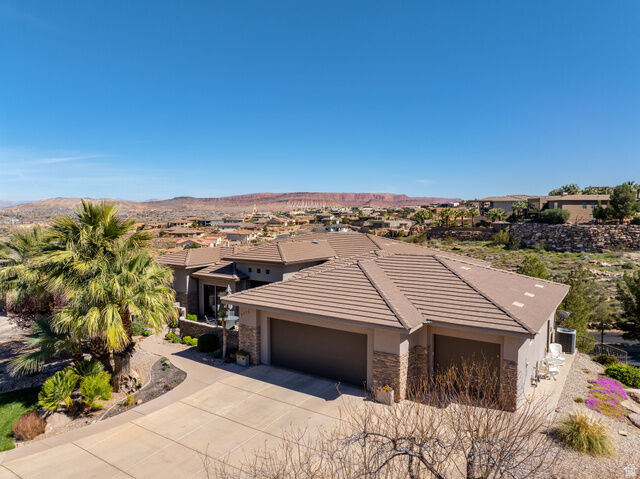 Property Photo: 2376 E Stone Crest Cir UT 84790