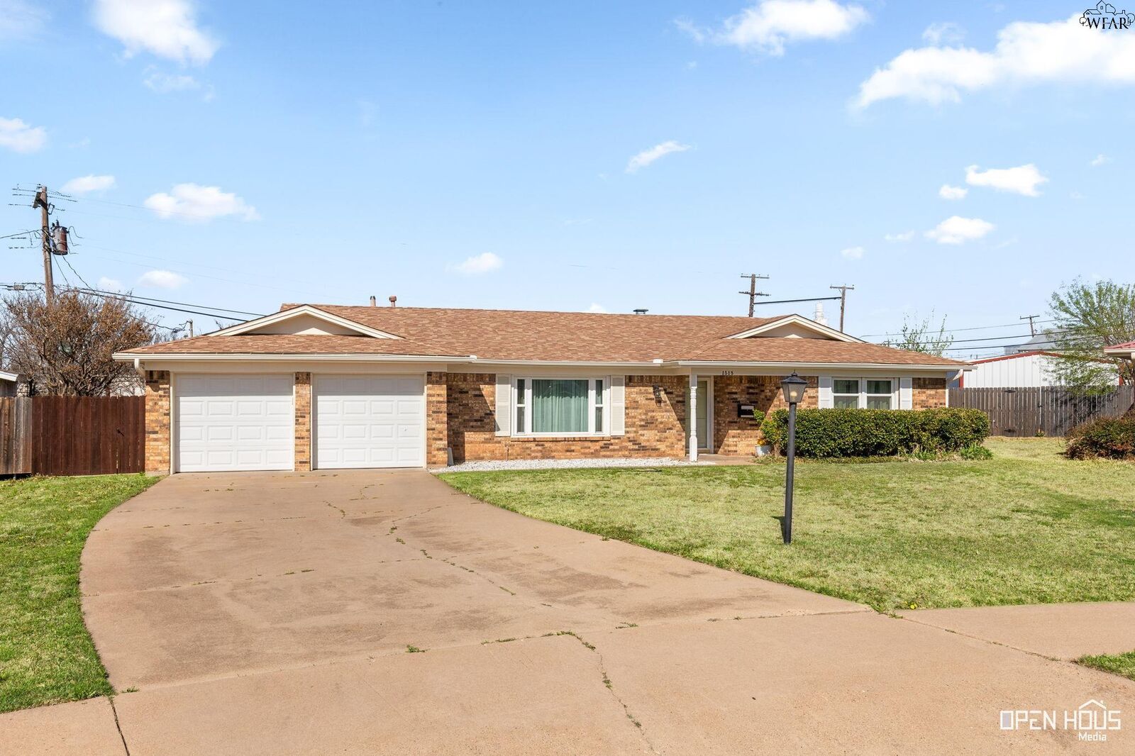 Property Photo:  1518 Southwinds Drive  TX 76302 