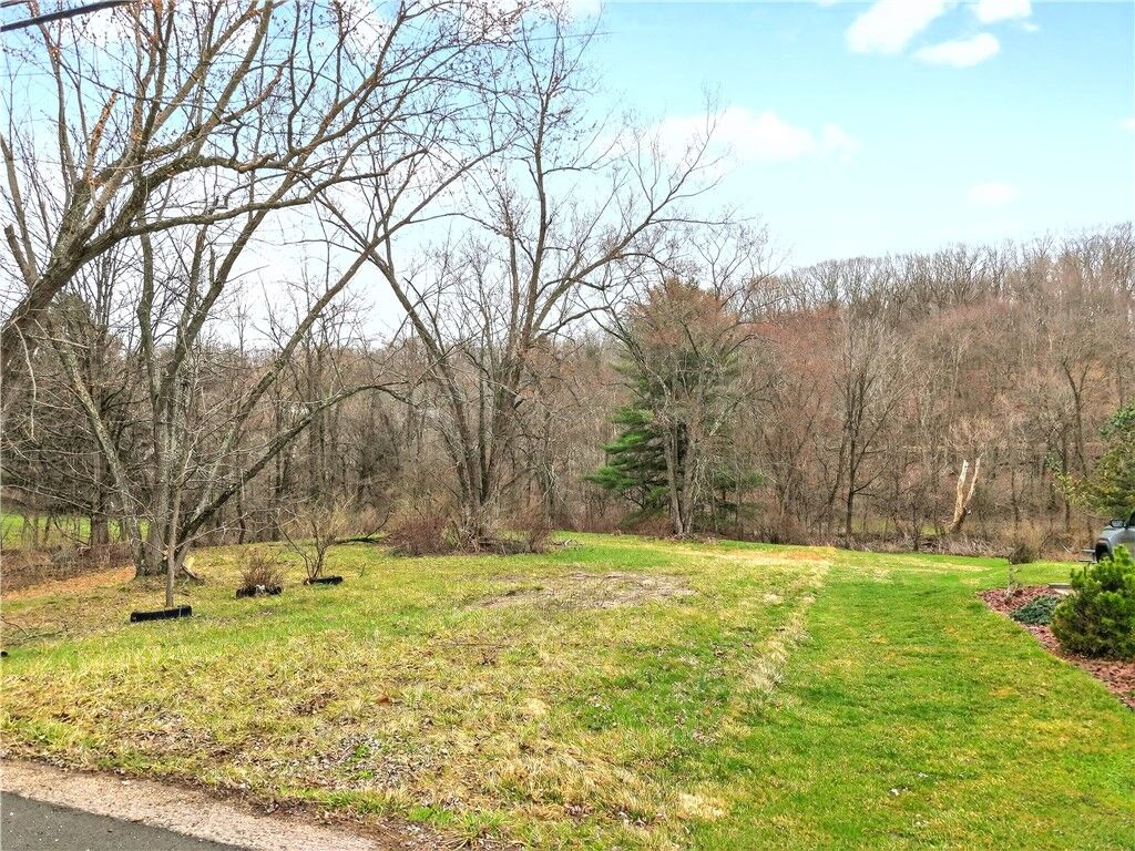 Property Photo: 3056 Santiago Rd PA 15126