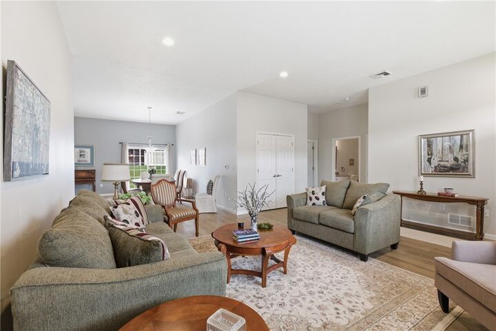 Property Photo:  909 Valentina Ln  PA 15068 