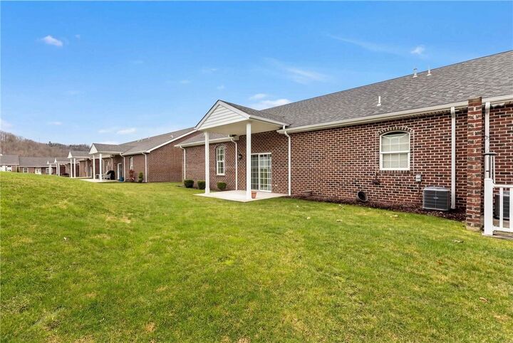 Property Photo:  909 Valentina Ln  PA 15068 